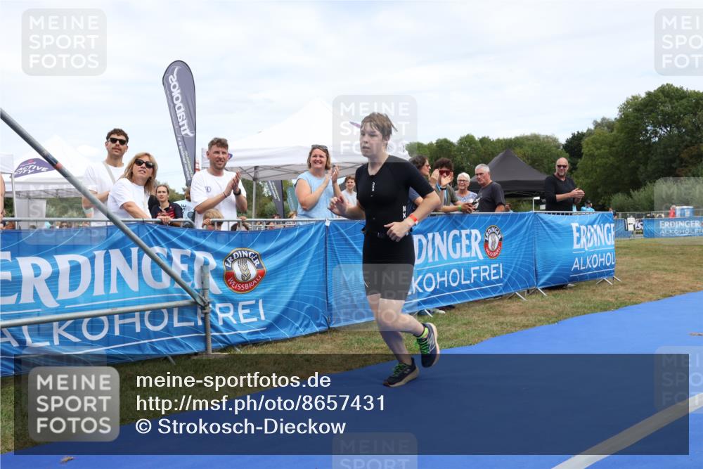 31.08.2025 - Elbe Triathlon Hamburg Strokosch-Dieckow http://msf.ph/oto/8657431 31.08.2025 12:43:23 Ziel 1626 meine-sportfotos.de