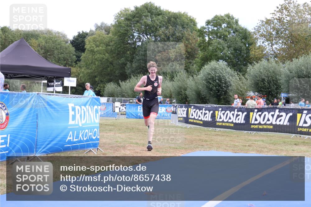 31.08.2025 - Elbe Triathlon Hamburg Strokosch-Dieckow http://msf.ph/oto/8657438 31.08.2025 12:43:52 Ziel 1623 meine-sportfotos.de