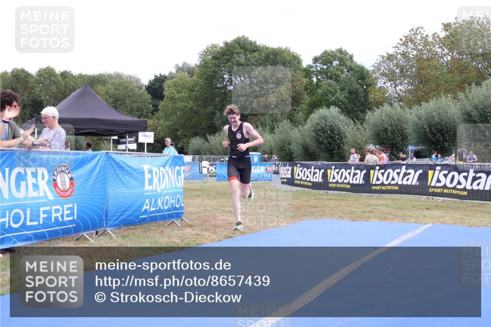 31.08.2025 - Elbe Triathlon Hamburg Strokosch-Dieckow http://msf.ph/oto/8657439 31.08.2025 12:43:52 Ziel 1623 meine-sportfotos.de