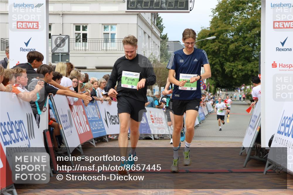 31.08.2025 - 21. Blankeneser Heldenlauf Strokosch-Dieckow http://msf.ph/oto/8657445 31.08.2025 10:54:54 Ziel 3614, 3615, 3283, 3462, 3395 meine-sportfotos.de