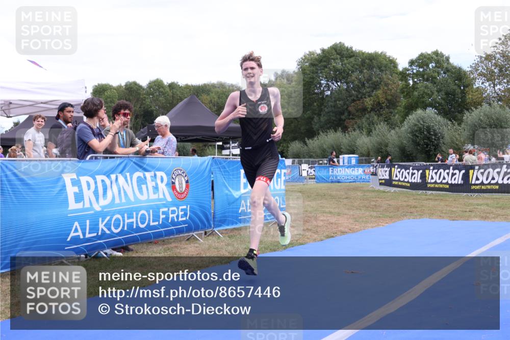 31.08.2025 - Elbe Triathlon Hamburg Strokosch-Dieckow http://msf.ph/oto/8657446 31.08.2025 12:43:54 Ziel 1623 meine-sportfotos.de