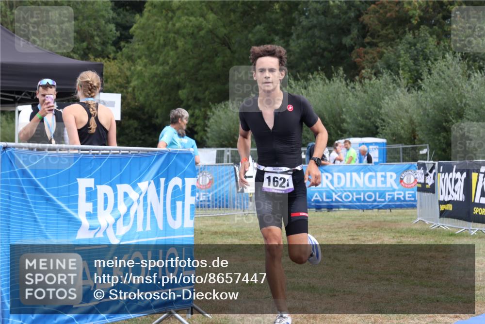 31.08.2025 - Elbe Triathlon Hamburg Strokosch-Dieckow http://msf.ph/oto/8657447 31.08.2025 12:44:05 Ziel 1621 meine-sportfotos.de
