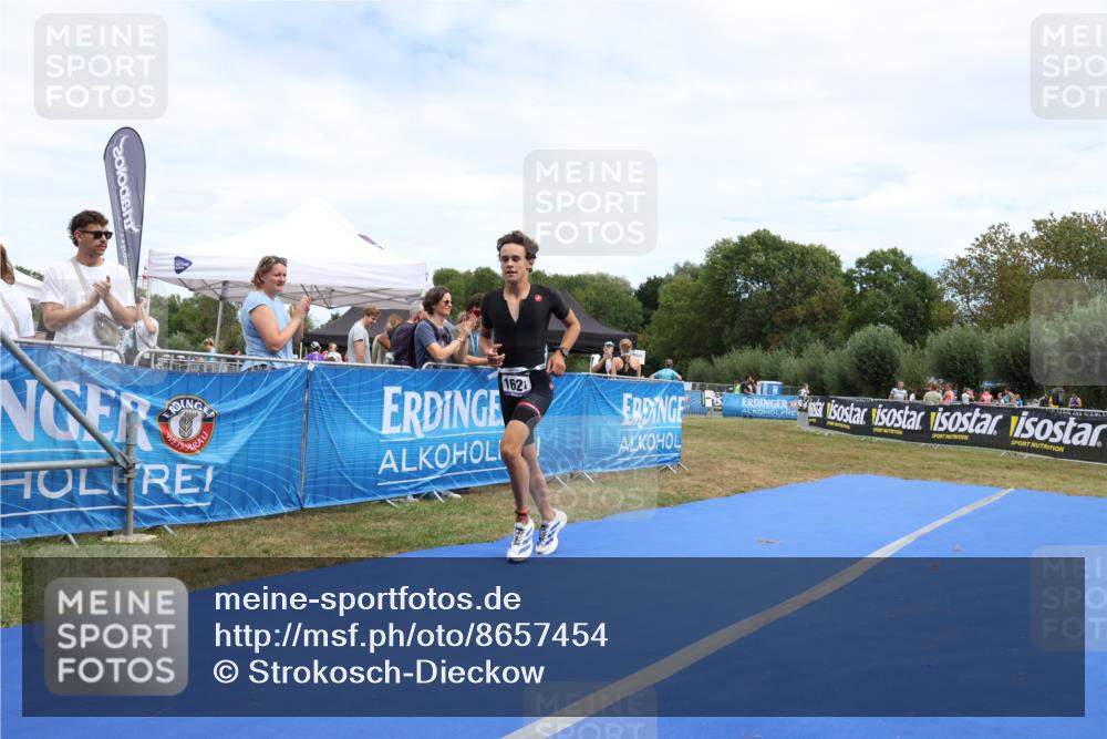 31.08.2025 - Elbe Triathlon Hamburg Strokosch-Dieckow http://msf.ph/oto/8657454 31.08.2025 12:44:06 Ziel 1621 meine-sportfotos.de