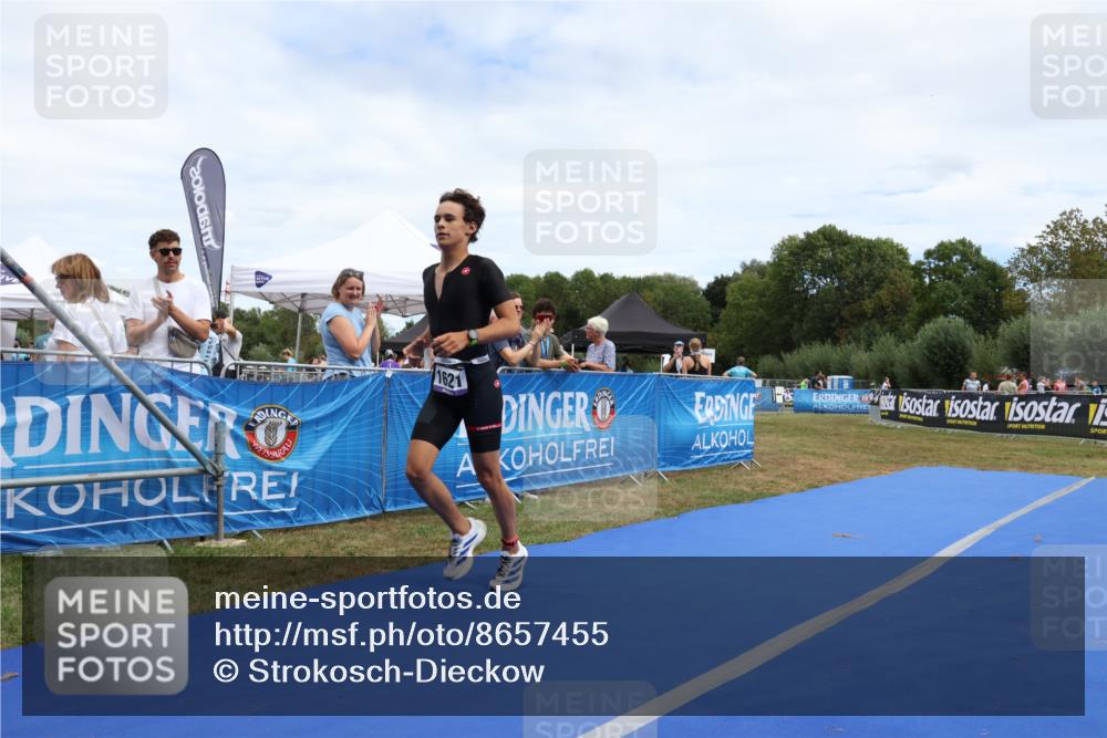 31.08.2025 - Elbe Triathlon Hamburg Strokosch-Dieckow http://msf.ph/oto/8657455 31.08.2025 12:44:07 Ziel 1621 meine-sportfotos.de