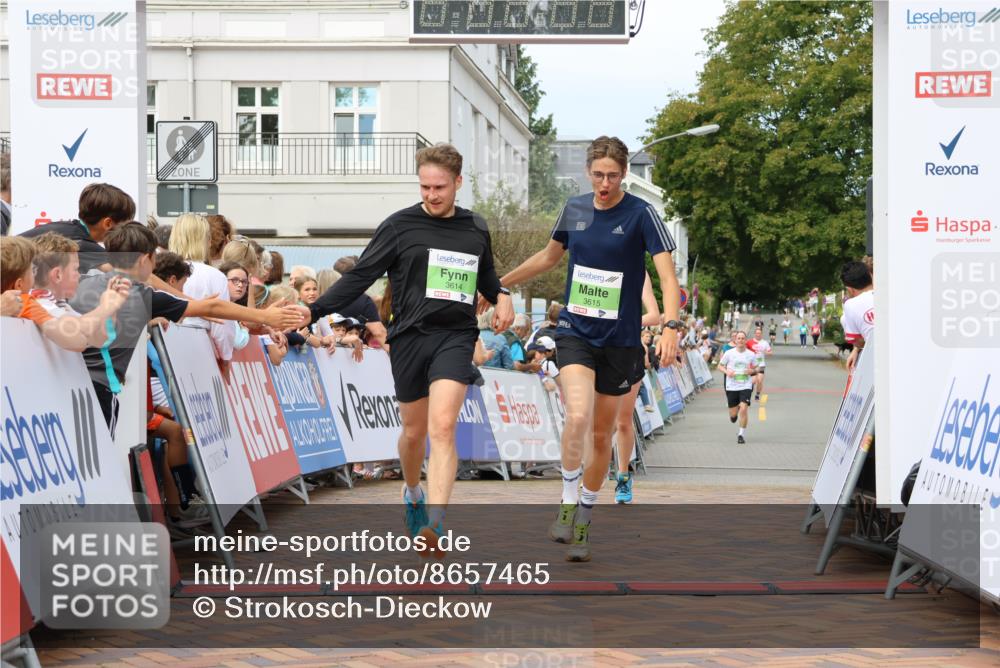 31.08.2025 - 21. Blankeneser Heldenlauf Strokosch-Dieckow http://msf.ph/oto/8657465 31.08.2025 10:54:53 Ziel 3614, 3615, 3283, 3462, 3395 meine-sportfotos.de