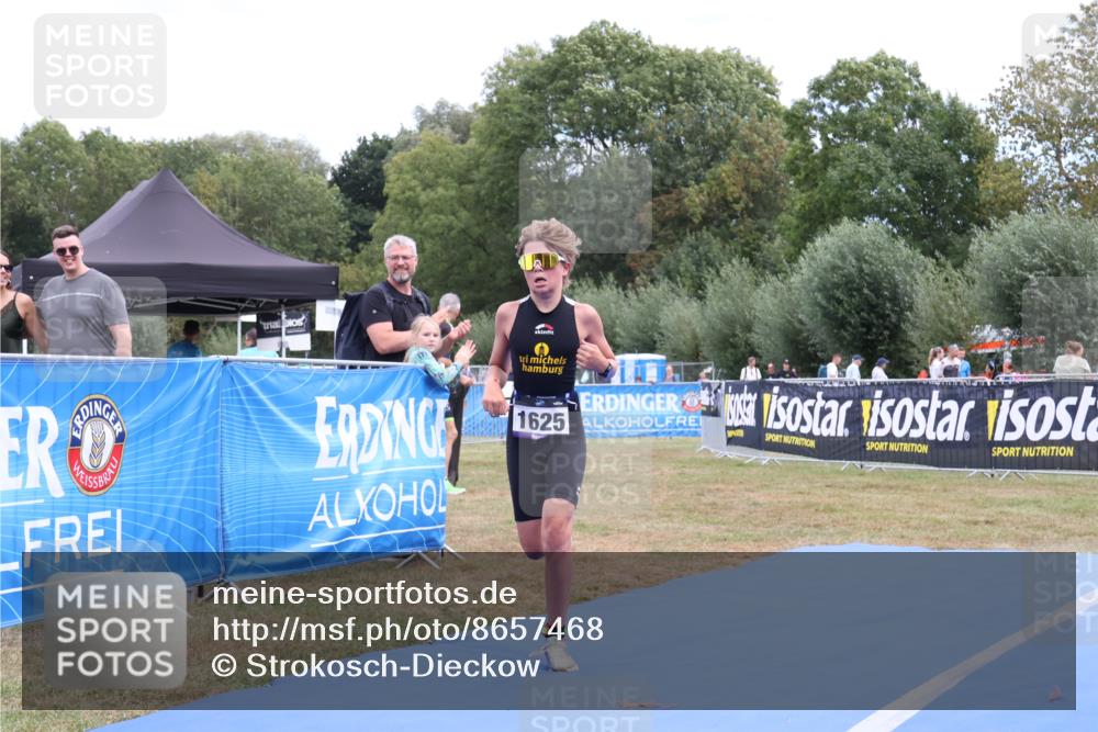 31.08.2025 - Elbe Triathlon Hamburg Strokosch-Dieckow http://msf.ph/oto/8657468 31.08.2025 12:50:09 Ziel 1625 meine-sportfotos.de