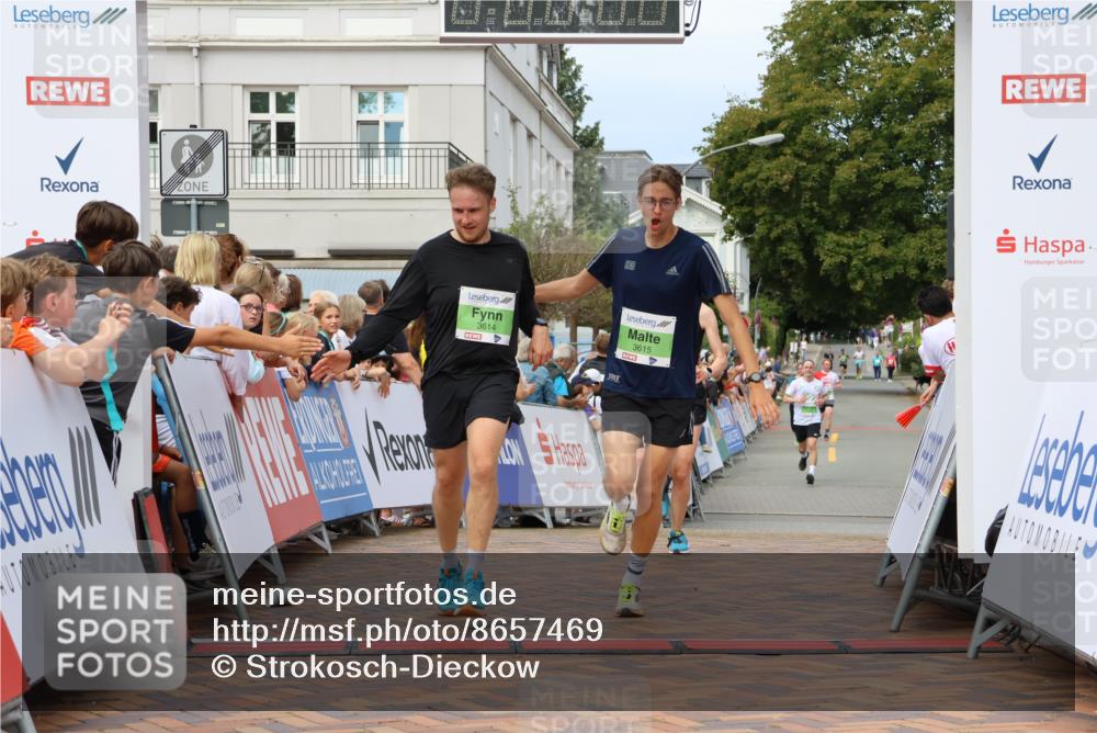 31.08.2025 - 21. Blankeneser Heldenlauf Strokosch-Dieckow http://msf.ph/oto/8657469 31.08.2025 10:54:53 Ziel 3614, 3615, 3283, 3462, 3395 meine-sportfotos.de