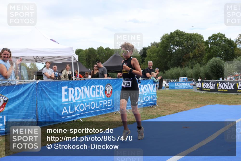 31.08.2025 - Elbe Triathlon Hamburg Strokosch-Dieckow http://msf.ph/oto/8657470 31.08.2025 12:50:10 Ziel 1625 meine-sportfotos.de
