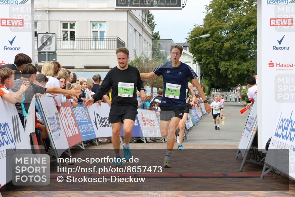 31.08.2025 - 21. Blankeneser Heldenlauf Strokosch-Dieckow http://msf.ph/oto/8657473 31.08.2025 10:54:53 Ziel 3614, 3615, 3283, 3462, 3395 meine-sportfotos.de