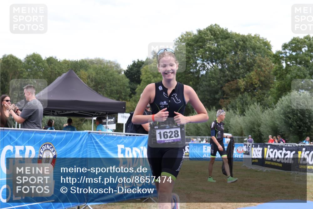 31.08.2025 - Elbe Triathlon Hamburg Strokosch-Dieckow http://msf.ph/oto/8657474 31.08.2025 12:50:29 Ziel 1628 meine-sportfotos.de