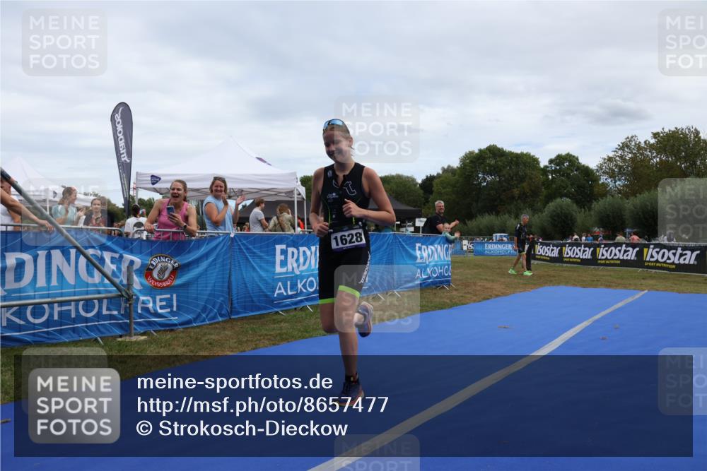 31.08.2025 - Elbe Triathlon Hamburg Strokosch-Dieckow http://msf.ph/oto/8657477 31.08.2025 12:50:30 Ziel 1628 meine-sportfotos.de