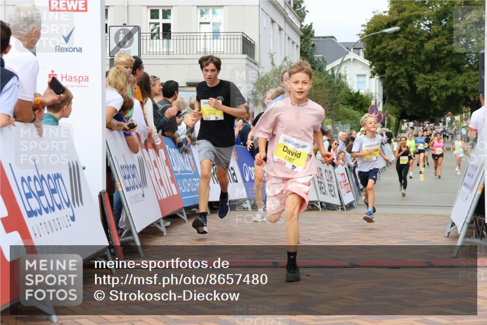 31.08.2025 - 21. Blankeneser Heldenlauf Strokosch-Dieckow http://msf.ph/oto/8657480 31.08.2025 10:28:53 Ziel 2060, 2346, 2718, 2719, 2143, 2387 meine-sportfotos.de