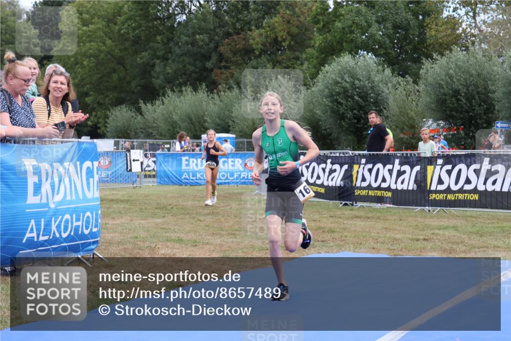 31.08.2025 - Elbe Triathlon Hamburg Strokosch-Dieckow http://msf.ph/oto/8657489 31.08.2025 12:51:56 Ziel 1686, 1697 meine-sportfotos.de