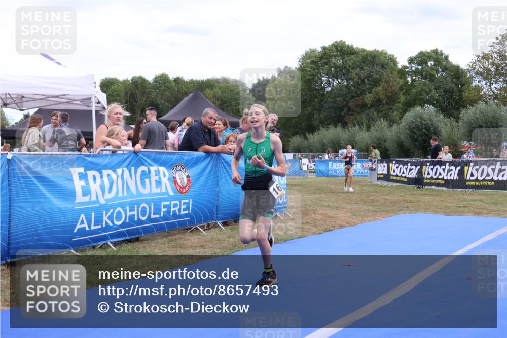 31.08.2025 - Elbe Triathlon Hamburg Strokosch-Dieckow http://msf.ph/oto/8657493 31.08.2025 12:51:57 Ziel 1686, 1697 meine-sportfotos.de