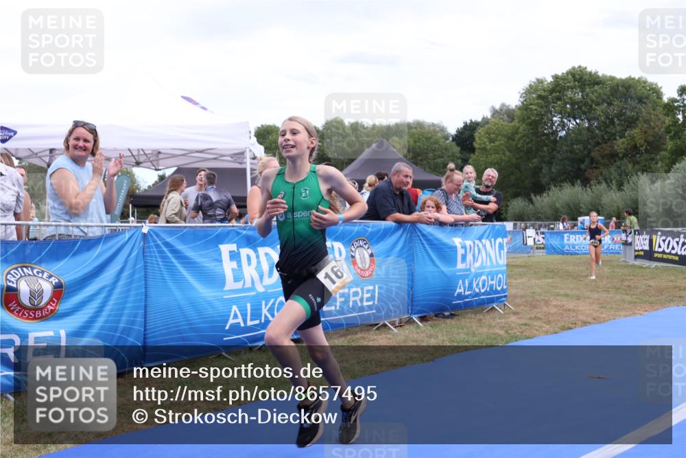 31.08.2025 - Elbe Triathlon Hamburg Strokosch-Dieckow http://msf.ph/oto/8657495 31.08.2025 12:51:58 Ziel 1686, 1697 meine-sportfotos.de