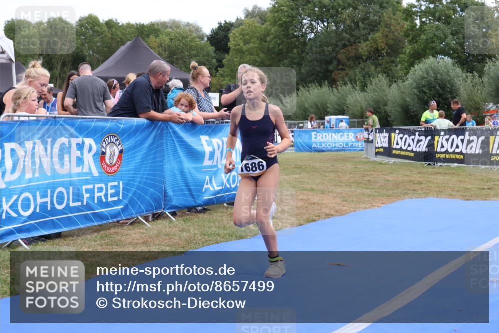 31.08.2025 - Elbe Triathlon Hamburg Strokosch-Dieckow http://msf.ph/oto/8657499 31.08.2025 12:52:02 Ziel 1686, 1697 meine-sportfotos.de