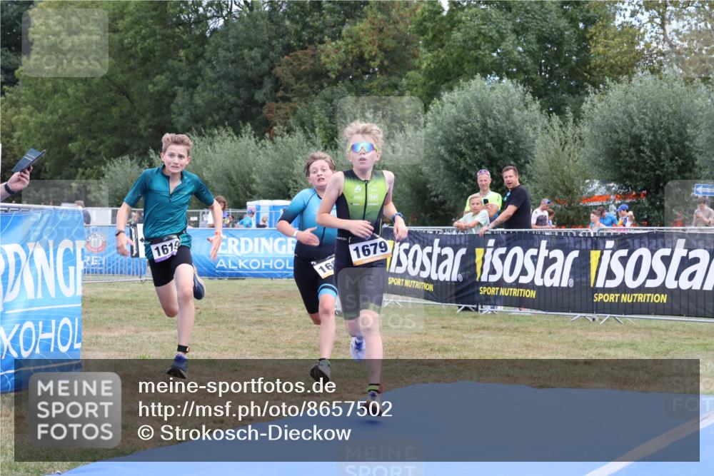31.08.2025 - Elbe Triathlon Hamburg Strokosch-Dieckow http://msf.ph/oto/8657502 31.08.2025 12:52:11 Ziel 1619, 1668, 1675, 1679 meine-sportfotos.de