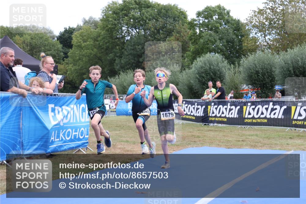 31.08.2025 - Elbe Triathlon Hamburg Strokosch-Dieckow http://msf.ph/oto/8657503 31.08.2025 12:52:12 Ziel 1619, 1668, 1675, 1679 meine-sportfotos.de