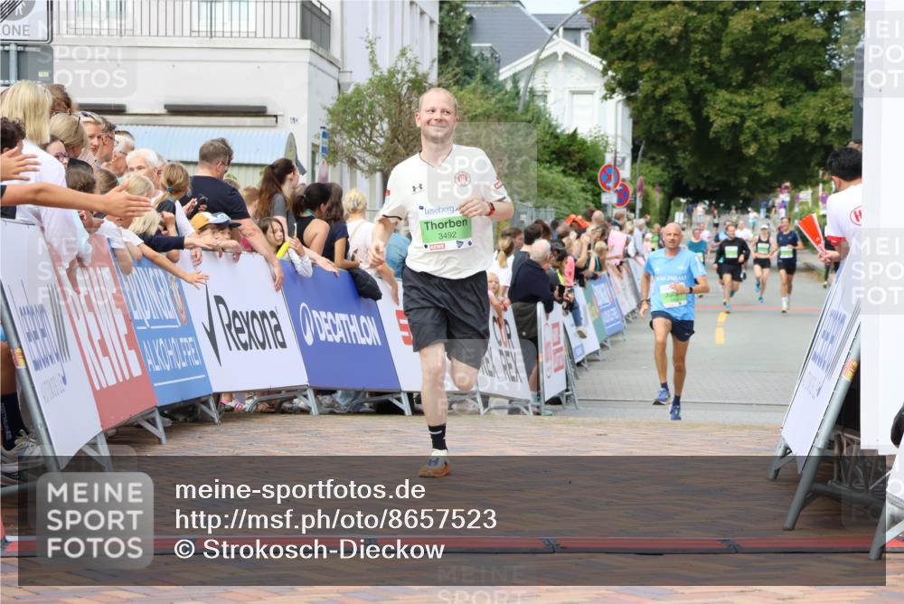 31.08.2025 - 21. Blankeneser Heldenlauf Strokosch-Dieckow http://msf.ph/oto/8657523 31.08.2025 10:54:42 Ziel 3492, 3462 meine-sportfotos.de