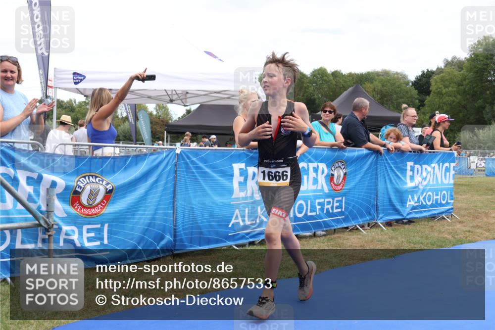 31.08.2025 - Elbe Triathlon Hamburg Strokosch-Dieckow http://msf.ph/oto/8657533 31.08.2025 12:53:03 Ziel 1666 meine-sportfotos.de