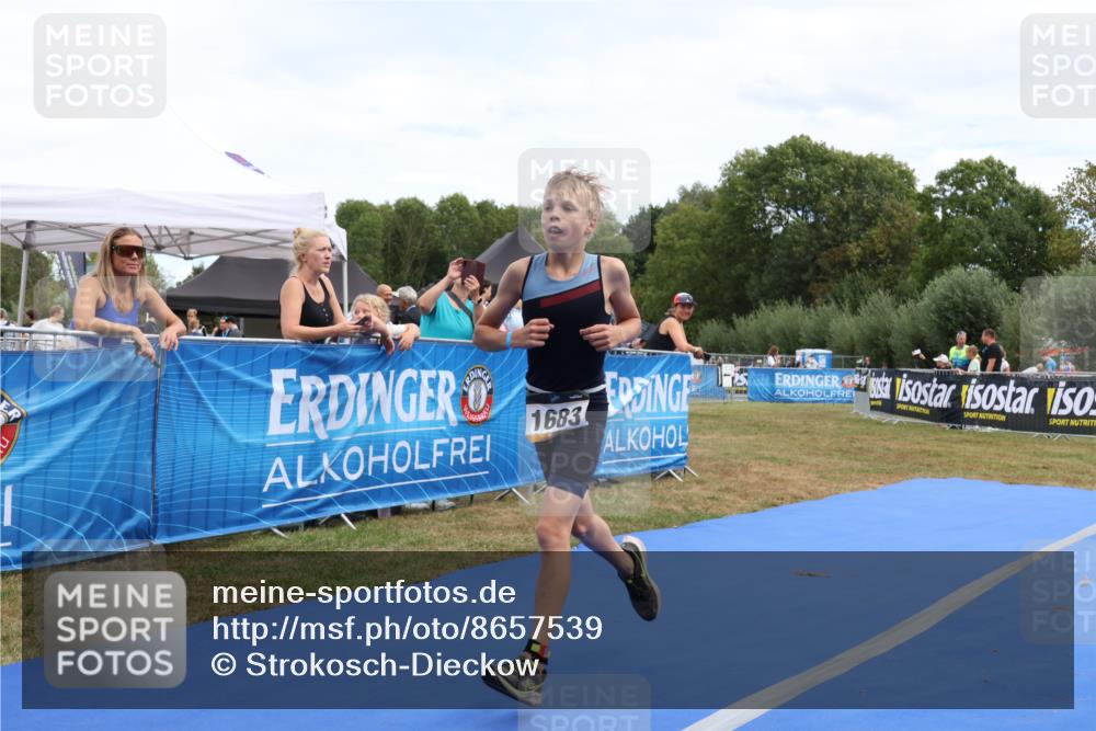 31.08.2025 - Elbe Triathlon Hamburg Strokosch-Dieckow http://msf.ph/oto/8657539 31.08.2025 12:53:26 Ziel 1683 meine-sportfotos.de