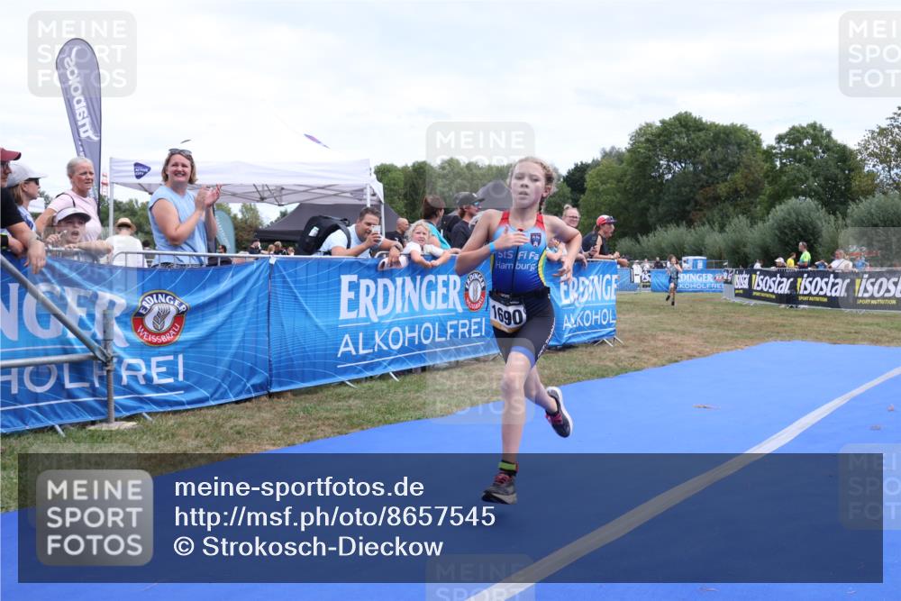 31.08.2025 - Elbe Triathlon Hamburg Strokosch-Dieckow http://msf.ph/oto/8657545 31.08.2025 12:54:51 Ziel 1689, 1690 meine-sportfotos.de