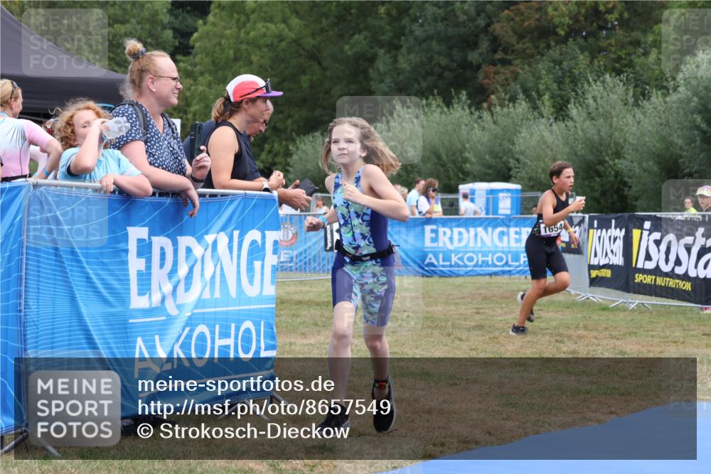 31.08.2025 - Elbe Triathlon Hamburg Strokosch-Dieckow http://msf.ph/oto/8657549 31.08.2025 12:54:54 Ziel 1689, 1690 meine-sportfotos.de