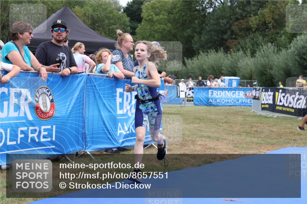 31.08.2025 - Elbe Triathlon Hamburg Strokosch-Dieckow http://msf.ph/oto/8657551 31.08.2025 12:54:55 Ziel 1689, 1690 meine-sportfotos.de