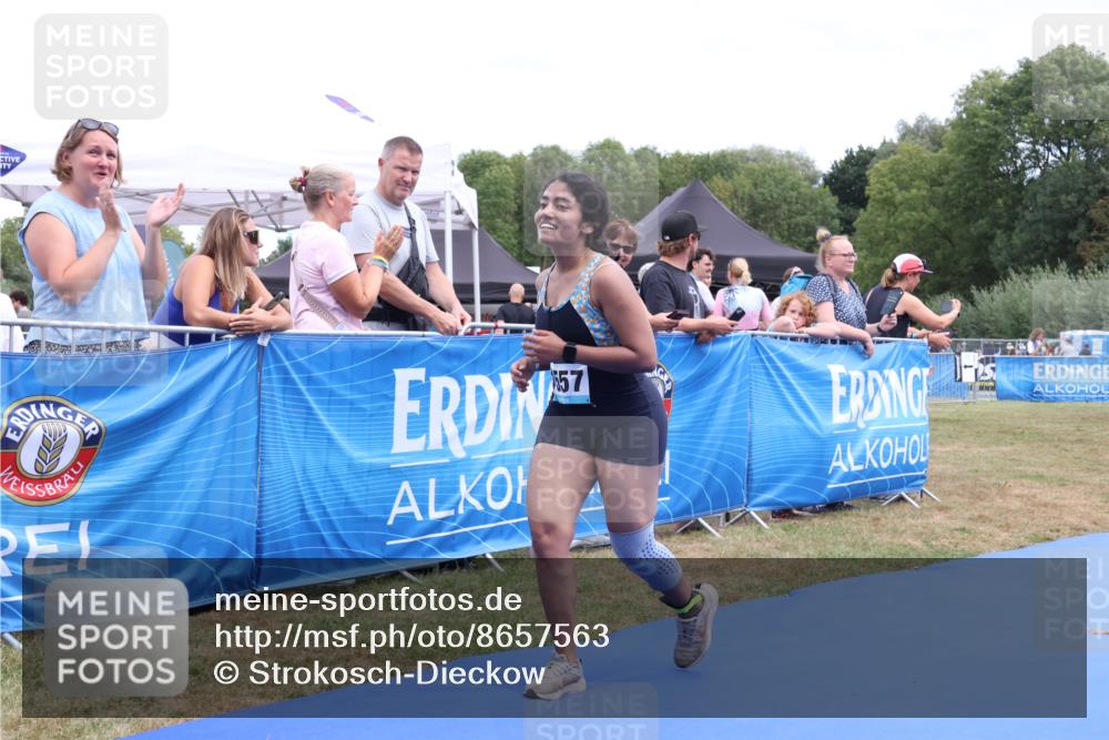 31.08.2025 - Elbe Triathlon Hamburg Strokosch-Dieckow http://msf.ph/oto/8657563 31.08.2025 12:55:33 Ziel 1557, 1693 meine-sportfotos.de