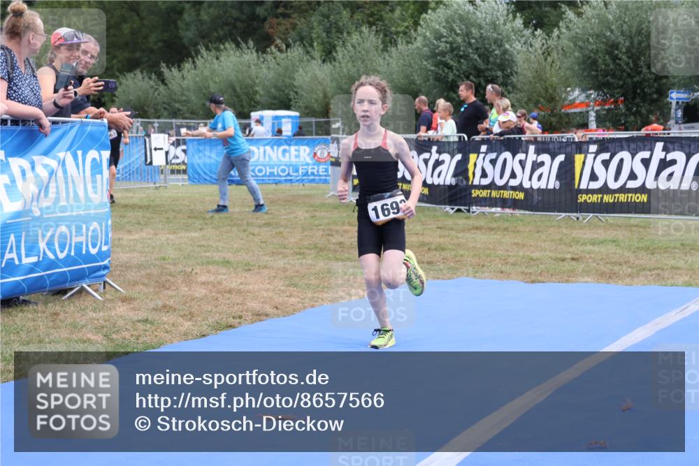 31.08.2025 - Elbe Triathlon Hamburg Strokosch-Dieckow http://msf.ph/oto/8657566 31.08.2025 12:55:35 Ziel 1557, 1662, 1693 meine-sportfotos.de