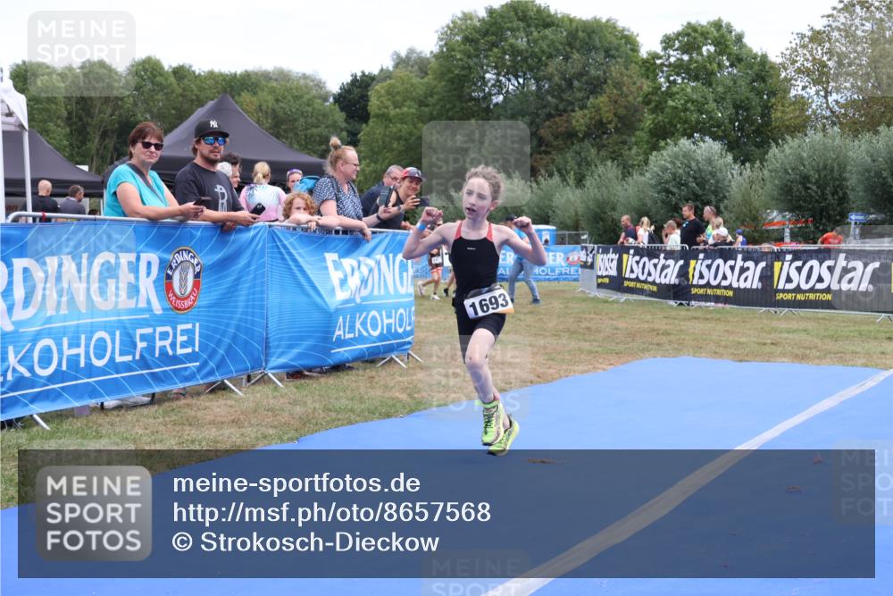 31.08.2025 - Elbe Triathlon Hamburg Strokosch-Dieckow http://msf.ph/oto/8657568 31.08.2025 12:55:36 Ziel 1557, 1662, 1693 meine-sportfotos.de