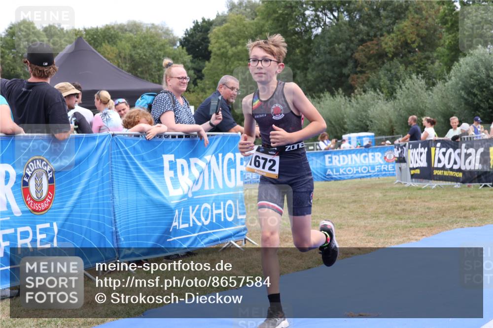 31.08.2025 - Elbe Triathlon Hamburg Strokosch-Dieckow http://msf.ph/oto/8657584 31.08.2025 12:56:27 Ziel 1672, 1674 meine-sportfotos.de