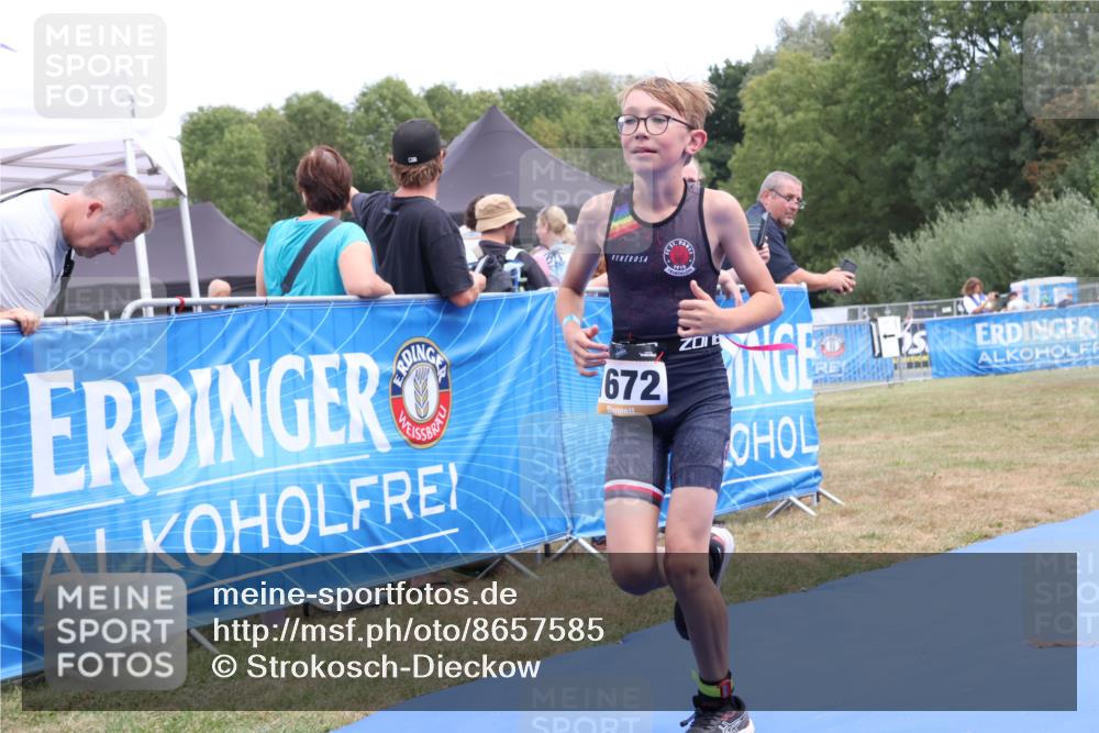 31.08.2025 - Elbe Triathlon Hamburg Strokosch-Dieckow http://msf.ph/oto/8657585 31.08.2025 12:56:27 Ziel 1672, 1674 meine-sportfotos.de