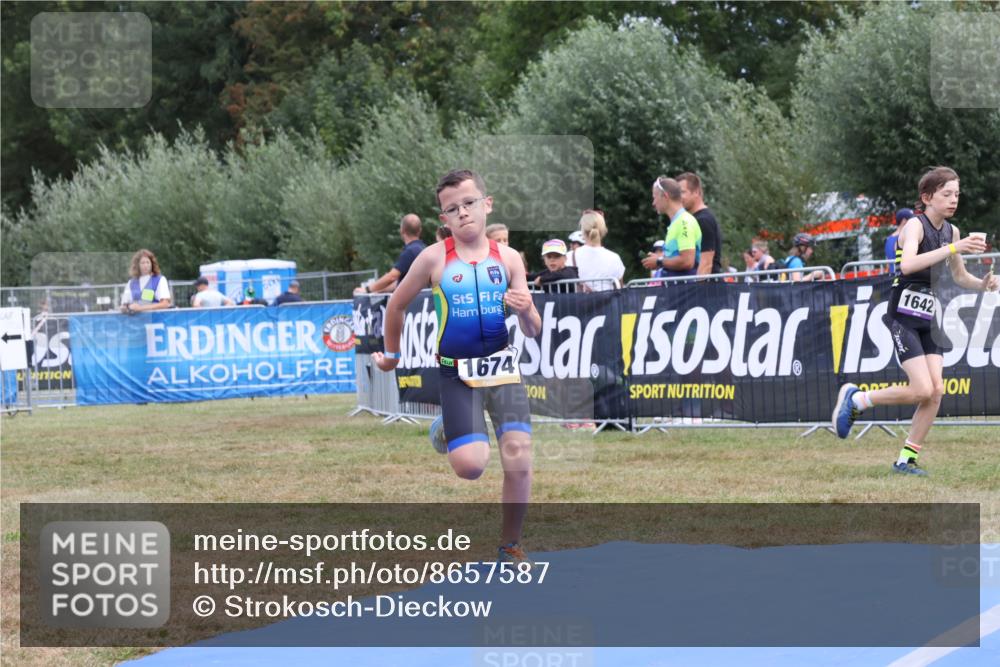 31.08.2025 - Elbe Triathlon Hamburg Strokosch-Dieckow http://msf.ph/oto/8657587 31.08.2025 12:56:34 Ziel 1674 meine-sportfotos.de