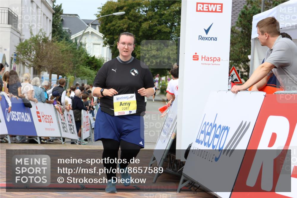 31.08.2025 - 21. Blankeneser Heldenlauf Strokosch-Dieckow http://msf.ph/oto/8657589 31.08.2025 10:54:33 Ziel 2287, 3488, 3332 meine-sportfotos.de