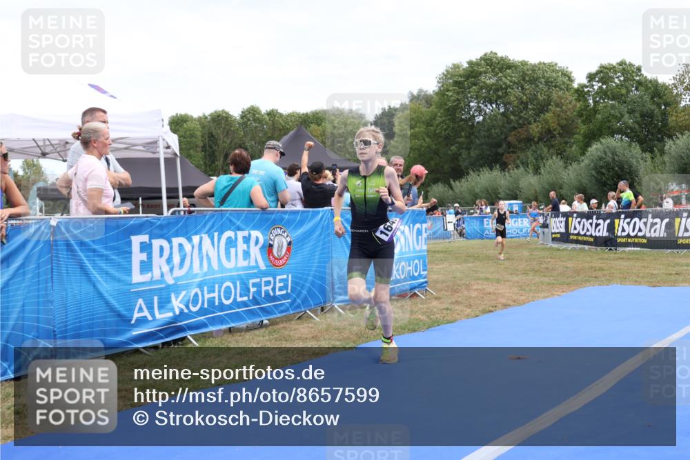 31.08.2025 - Elbe Triathlon Hamburg Strokosch-Dieckow http://msf.ph/oto/8657599 31.08.2025 12:56:57 Ziel 1649, 1688 meine-sportfotos.de