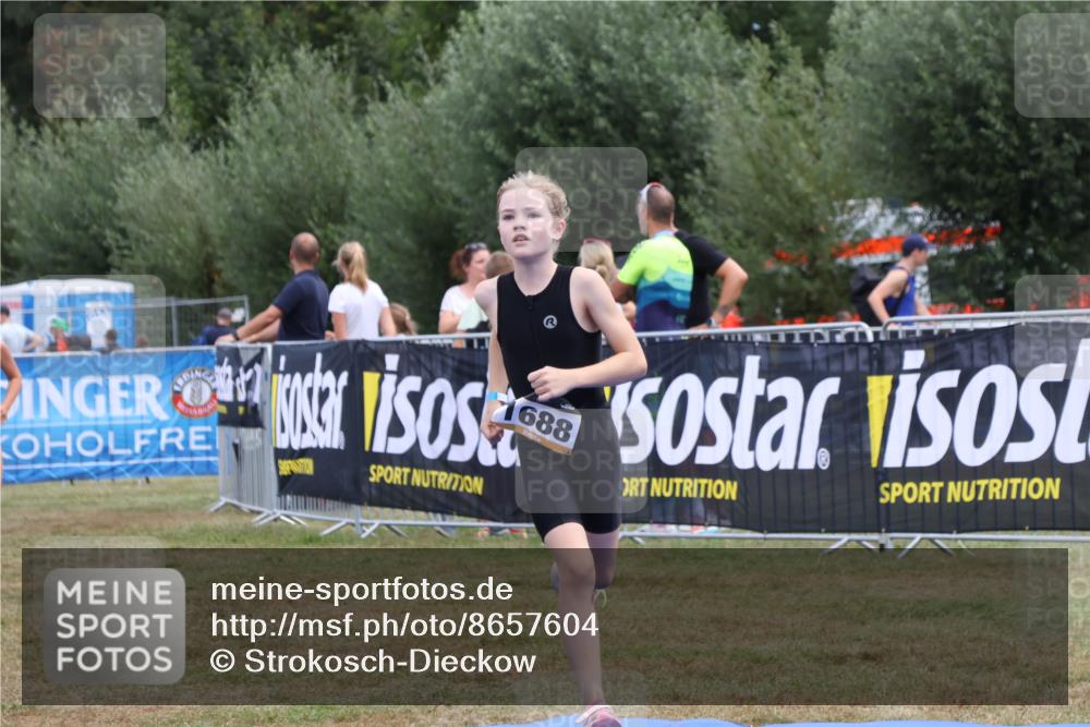 31.08.2025 - Elbe Triathlon Hamburg Strokosch-Dieckow http://msf.ph/oto/8657604 31.08.2025 12:57:00 Ziel 1649, 1688, 1695 meine-sportfotos.de