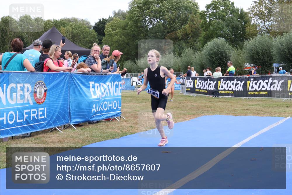 31.08.2025 - Elbe Triathlon Hamburg Strokosch-Dieckow http://msf.ph/oto/8657607 31.08.2025 12:57:01 Ziel 1649, 1688, 1695 meine-sportfotos.de