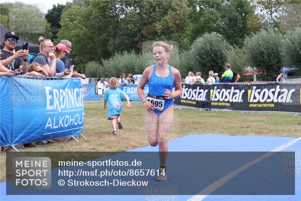 31.08.2025 - Elbe Triathlon Hamburg Strokosch-Dieckow http://msf.ph/oto/8657614 31.08.2025 12:57:06 Ziel 1688, 1695 meine-sportfotos.de