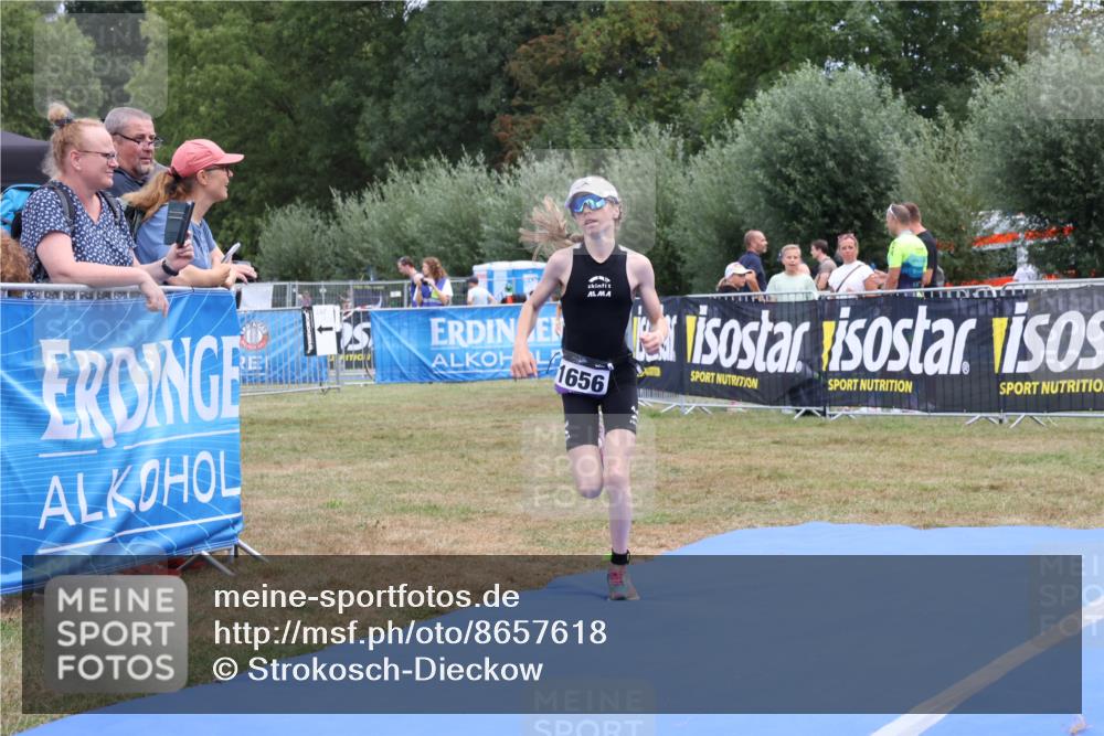 31.08.2025 - Elbe Triathlon Hamburg Strokosch-Dieckow http://msf.ph/oto/8657618 31.08.2025 12:57:43 Ziel 1650, 1656 meine-sportfotos.de