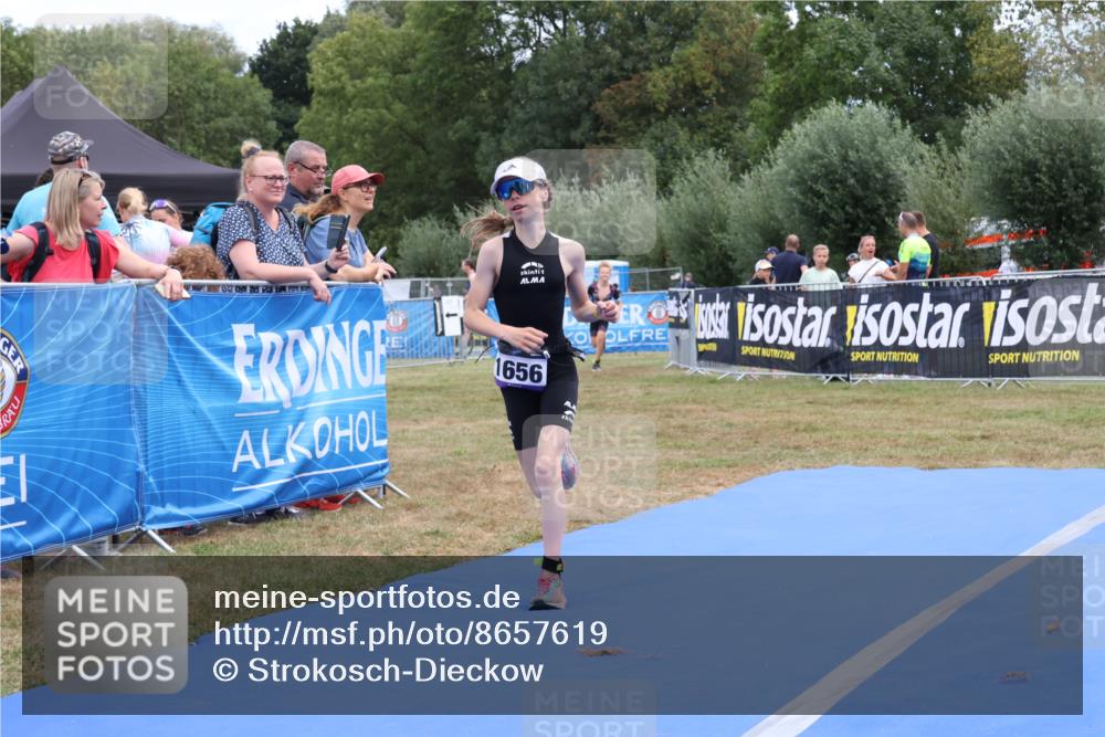 31.08.2025 - Elbe Triathlon Hamburg Strokosch-Dieckow http://msf.ph/oto/8657619 31.08.2025 12:57:44 Ziel 1650, 1656 meine-sportfotos.de