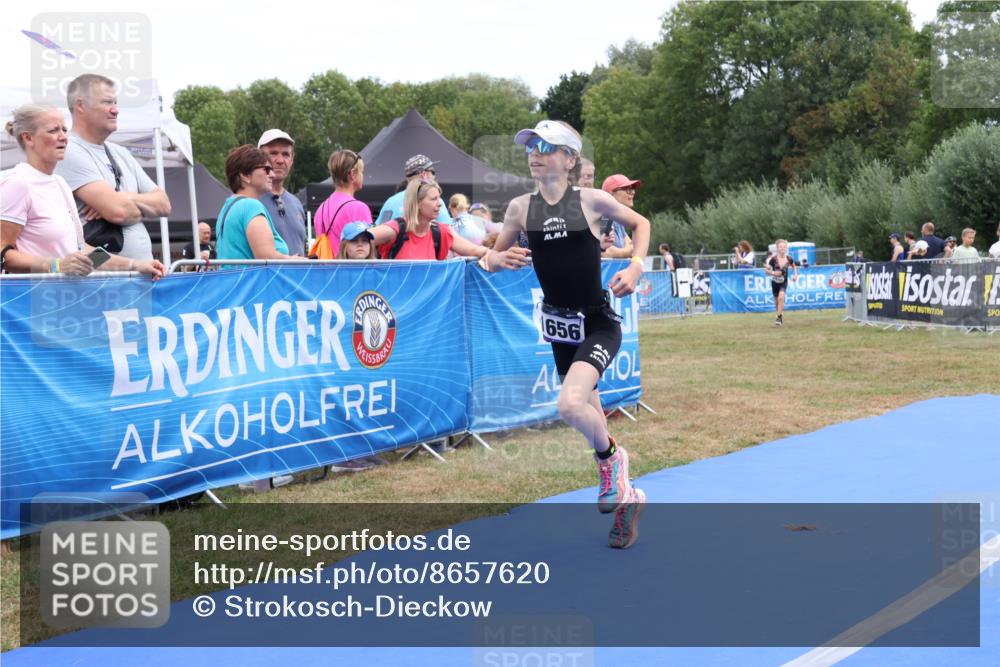 31.08.2025 - Elbe Triathlon Hamburg Strokosch-Dieckow http://msf.ph/oto/8657620 31.08.2025 12:57:44 Ziel 1650, 1656 meine-sportfotos.de
