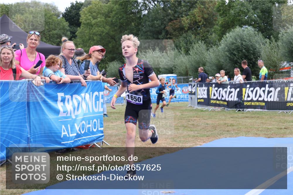 31.08.2025 - Elbe Triathlon Hamburg Strokosch-Dieckow http://msf.ph/oto/8657625 31.08.2025 12:57:51 Ziel 1650, 1707, 1714 meine-sportfotos.de