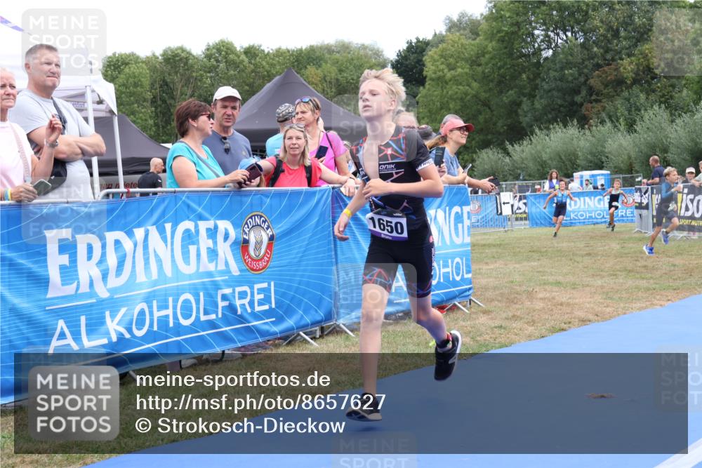 31.08.2025 - Elbe Triathlon Hamburg Strokosch-Dieckow http://msf.ph/oto/8657627 31.08.2025 12:57:52 Ziel 1650, 1707, 1714 meine-sportfotos.de