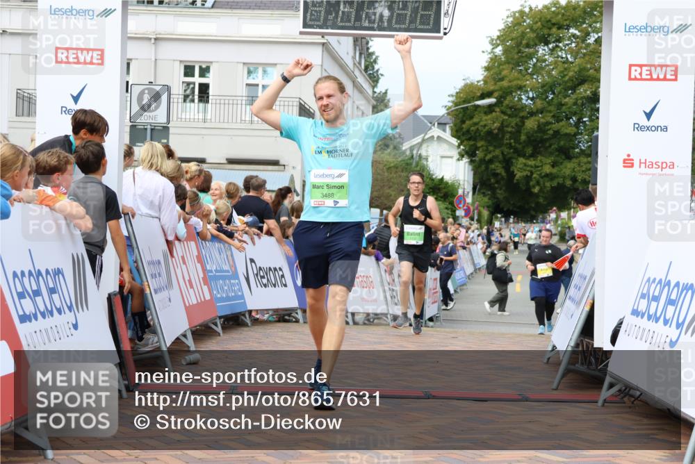 31.08.2025 - 21. Blankeneser Heldenlauf Strokosch-Dieckow http://msf.ph/oto/8657631 31.08.2025 10:54:26 Ziel 3488, 3041, 3632, 3332 meine-sportfotos.de