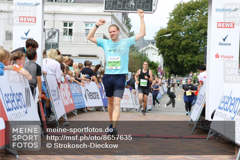 31.08.2025 - 21. Blankeneser Heldenlauf Strokosch-Dieckow http://msf.ph/oto/8657635 31.08.2025 10:54:26 Ziel 3488, 3041, 3632, 3332 meine-sportfotos.de