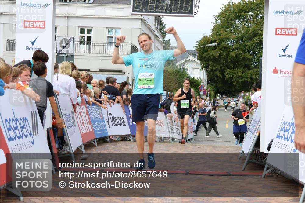 31.08.2025 - 21. Blankeneser Heldenlauf Strokosch-Dieckow http://msf.ph/oto/8657649 31.08.2025 10:54:26 Ziel 3488, 3041, 3632, 3332 meine-sportfotos.de