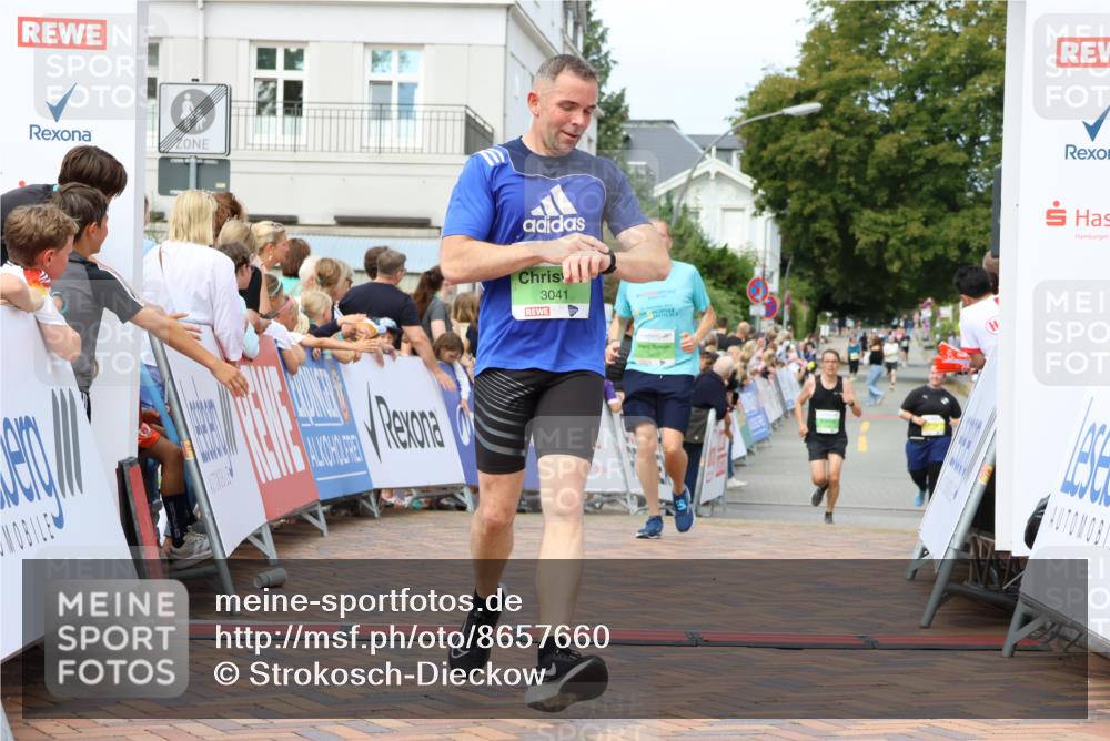 31.08.2025 - 21. Blankeneser Heldenlauf Strokosch-Dieckow http://msf.ph/oto/8657660 31.08.2025 10:54:24 Ziel 3488, 3041, 3632, 3332 meine-sportfotos.de