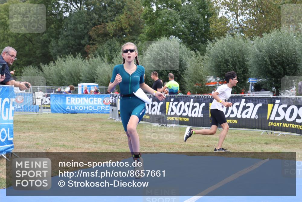 31.08.2025 - Elbe Triathlon Hamburg Strokosch-Dieckow http://msf.ph/oto/8657661 31.08.2025 12:58:38 Ziel 1657, 1667 meine-sportfotos.de