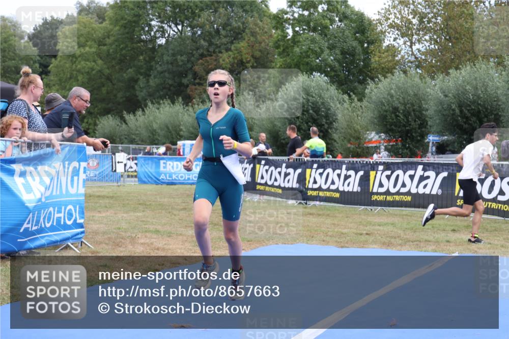 31.08.2025 - Elbe Triathlon Hamburg Strokosch-Dieckow http://msf.ph/oto/8657663 31.08.2025 12:58:38 Ziel 1657, 1667 meine-sportfotos.de